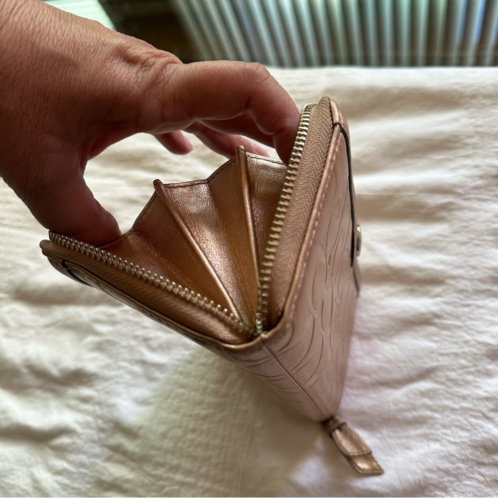 Leather Coach wallet - Picture 7 of 8